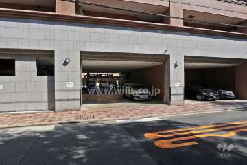 駐車場出入り口