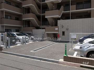 敷地東側の敷地内駐車場（機械式）