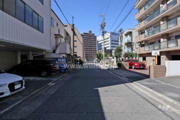 敷地南西側の前面道路（南東側から）