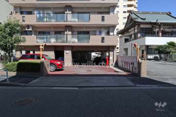駐車場出入り口