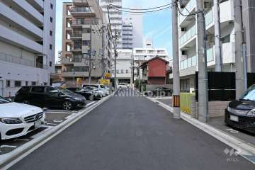 敷地北側の前面道路（東側から）