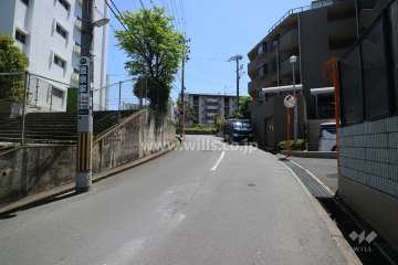敷地北東側前面道路(北西側から)