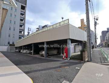 敷地内駐車場（平面式、北西側から）