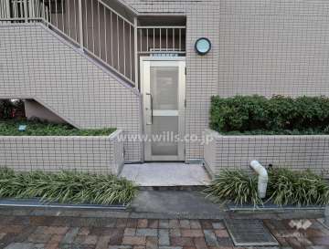 北東側通用口