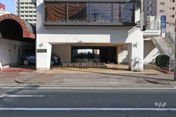 駐車場出入り口