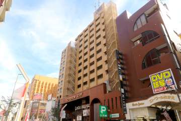 ライオンズマンション栄の外観（北西側から）