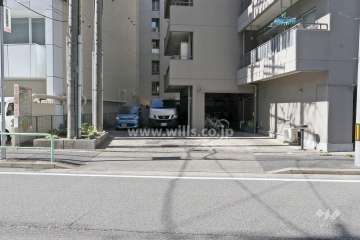 駐車場出入り口
