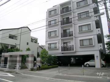 ベル・アーバニティ宝塚の外観（北側から）