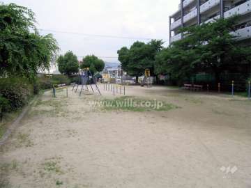 敷地の西側は「光明第三公園」です。