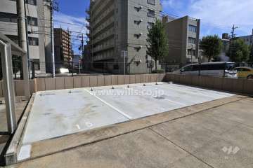 敷地内駐車場（屋外平面式）