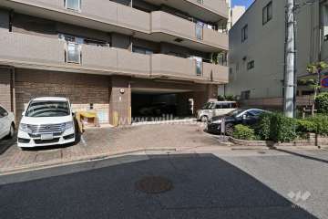 駐車場入り口