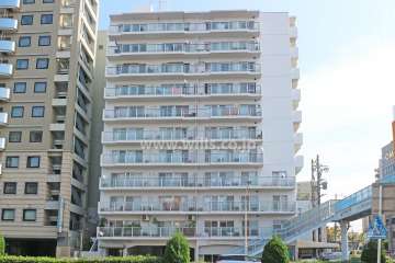 日商岩井上前津ハイツの外観（西側から）