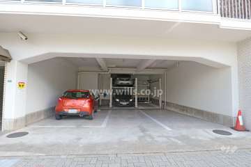 駐車場出入り口