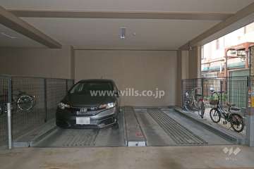 敷地内駐車場（屋内機械式）
