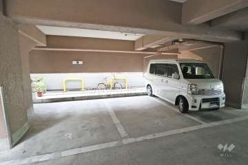 敷地内駐車場（屋内平面式）