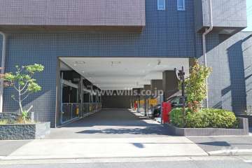 駐車場出入り口