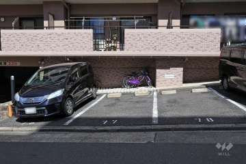 敷地内駐車場（屋外平面式）