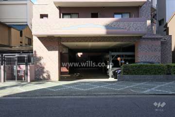 駐車場出入り口・敷地内駐車場（屋内機械式、屋外平面式）