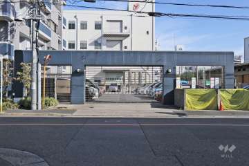 駐車場出入り口（リングシャッター付き）