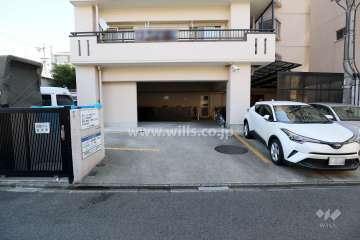 駐車場出入り口