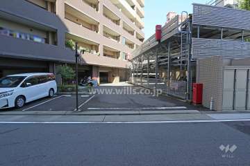 駐車場出入り口