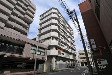 レジデンス上前津の外観（南西側から）