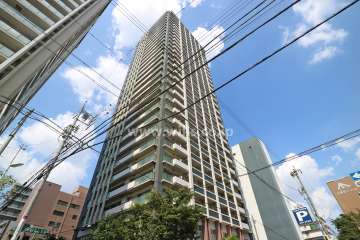 ナゴヤセンタータワーの上層階外観（南西側から）