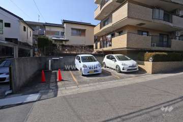 敷地内駐車場（屋外平面式）
