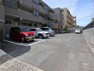 敷地内駐車場(屋外平面式)