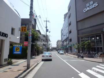 敷地南東側の前面道路