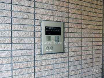 エントランスはオートロック付きです。