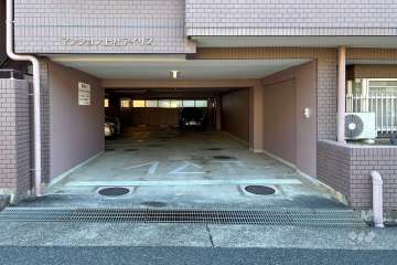 駐車場の出入口