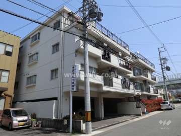 第2名東アイリスの外観(南西側から)