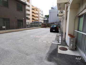 敷地内駐車場(屋外平面式)