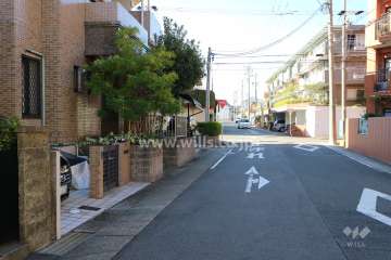 敷地北側の前面道路