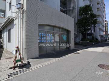 1階の一部は店舗です。