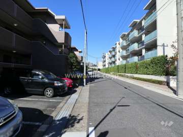 敷地北側前面道路