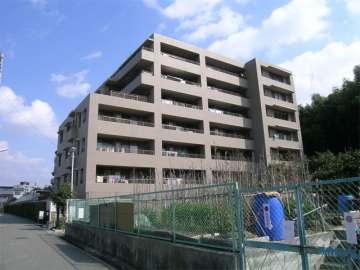 ステイツ豊中桃山台千里の杜（南西側から）