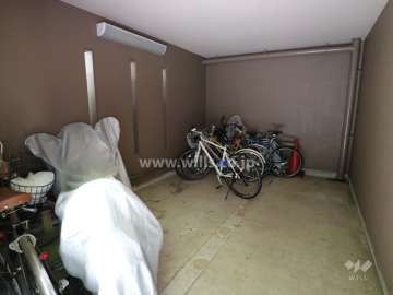 屋内に設けられた駐輪場