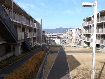 8番館と9番館の間には広場があります。