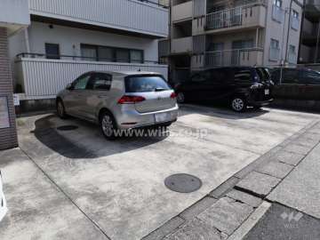 敷地内駐車場(屋外平面式)