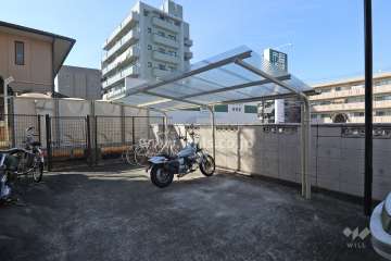 駐輪場とバイク置場