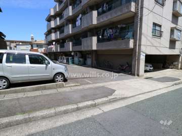 駐車場出入り口