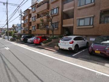 敷地内駐車場（屋外平面式）