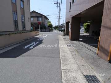敷地南西側の前面道路