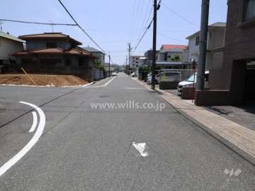 敷地東側の前面道路