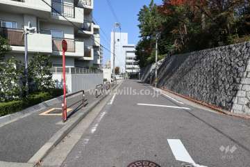 敷地東側の前面道路