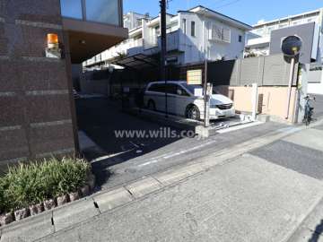 駐車場出入り口