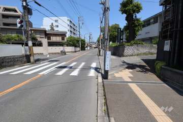 敷地西側の前面道路。豊中駅や国道176号線、中央環状線にアクセスできます。