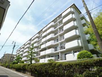 シーアイマンション本郷の外観(南東側から)